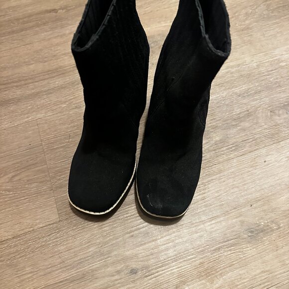 sued steve madden boots - Picture 1 of 4